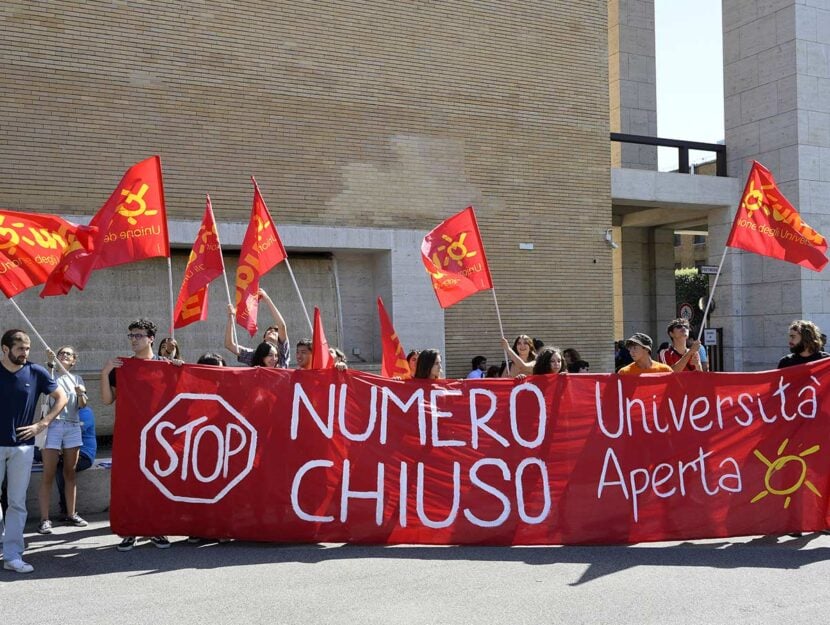 Contro il numero chiuso a medicina Contro il numero chiuso a medicina